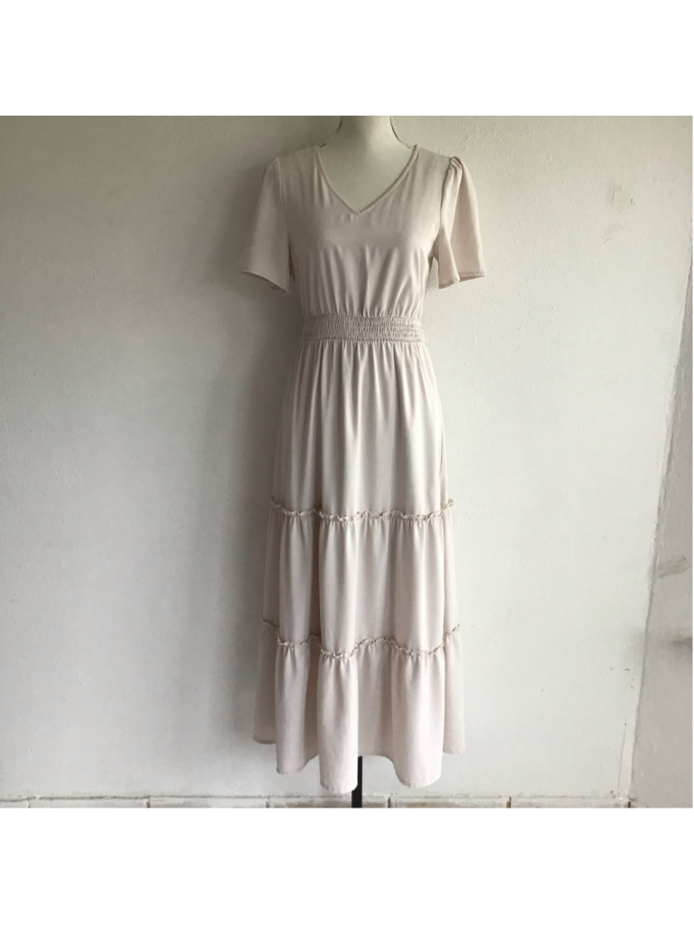 Zattcas Women's Simple Midi Dress Size XS Beige Tiered Ruffle V-Neck
